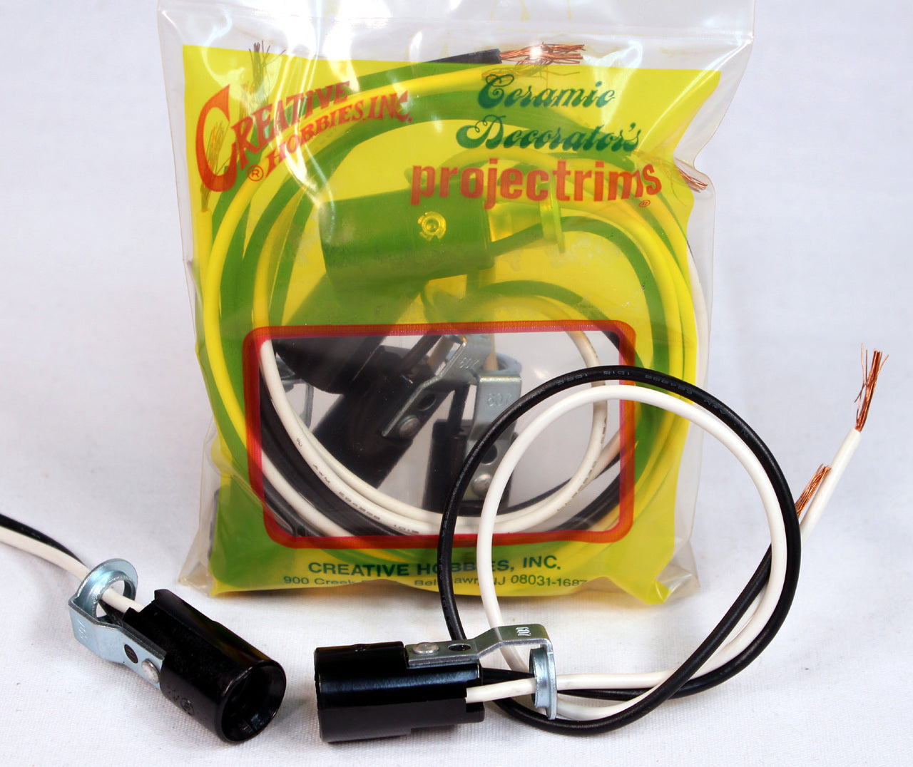 Candelabra Base Lamp Holder Light Socket, Keyless Phenolic, 6 Inch Wire Leads, - close-up