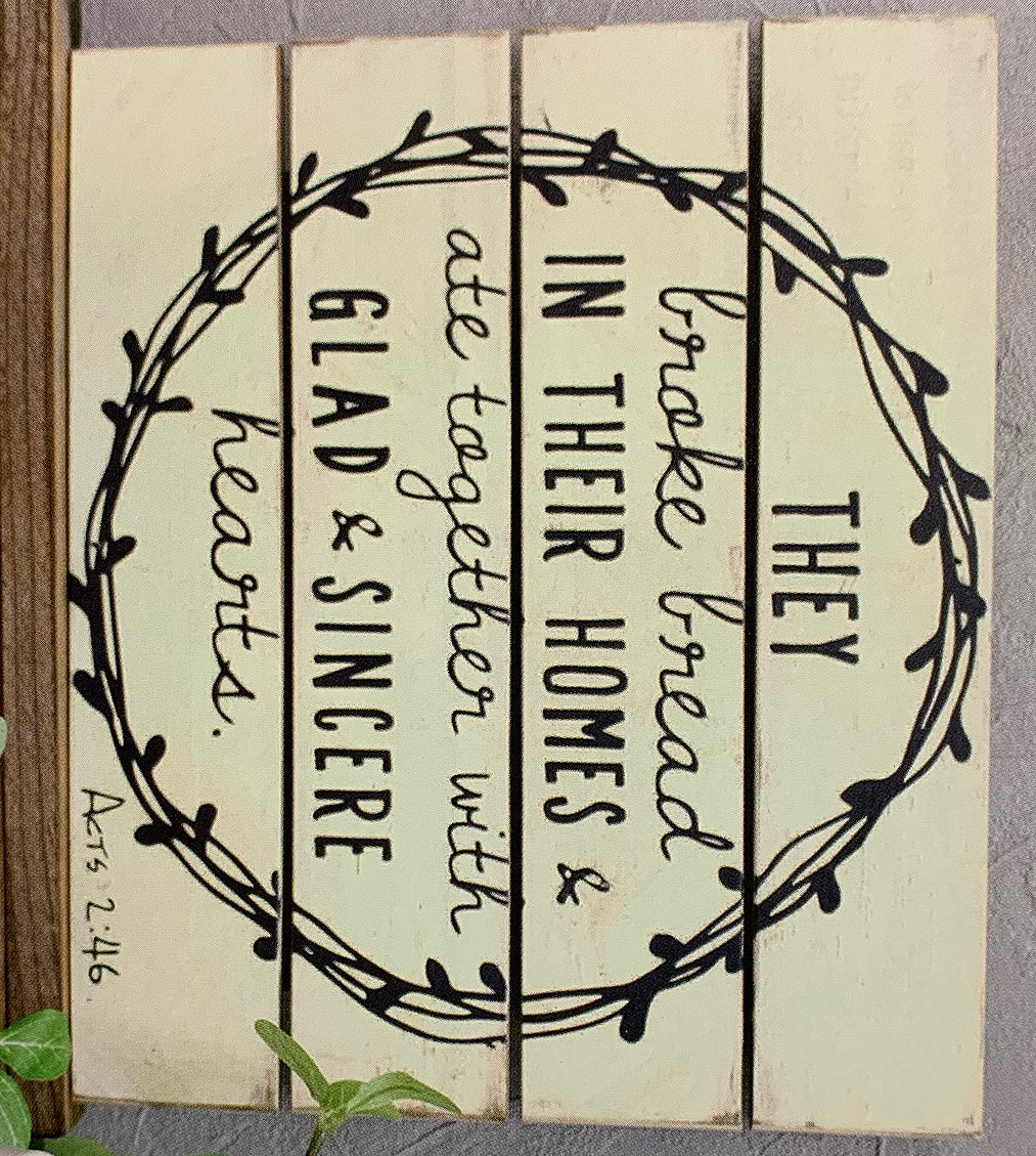 10x10 Inch Unfinished Wood Hanging Plaque - DIY Wood Pallet Sign, Notch Banner, - close-up